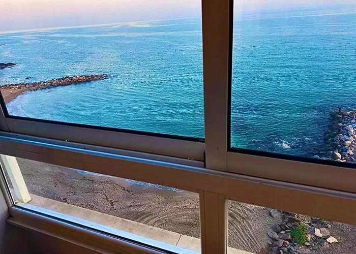 Primera Linea De Playa Benalmadena La Perla Playa Paraiso
